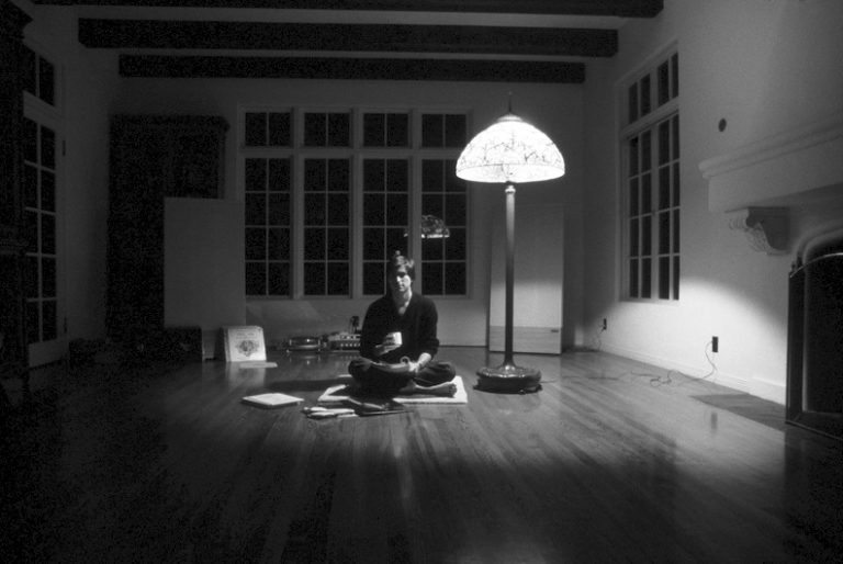 Steve-Jobs-Zen-Meditation-768x514.jpg